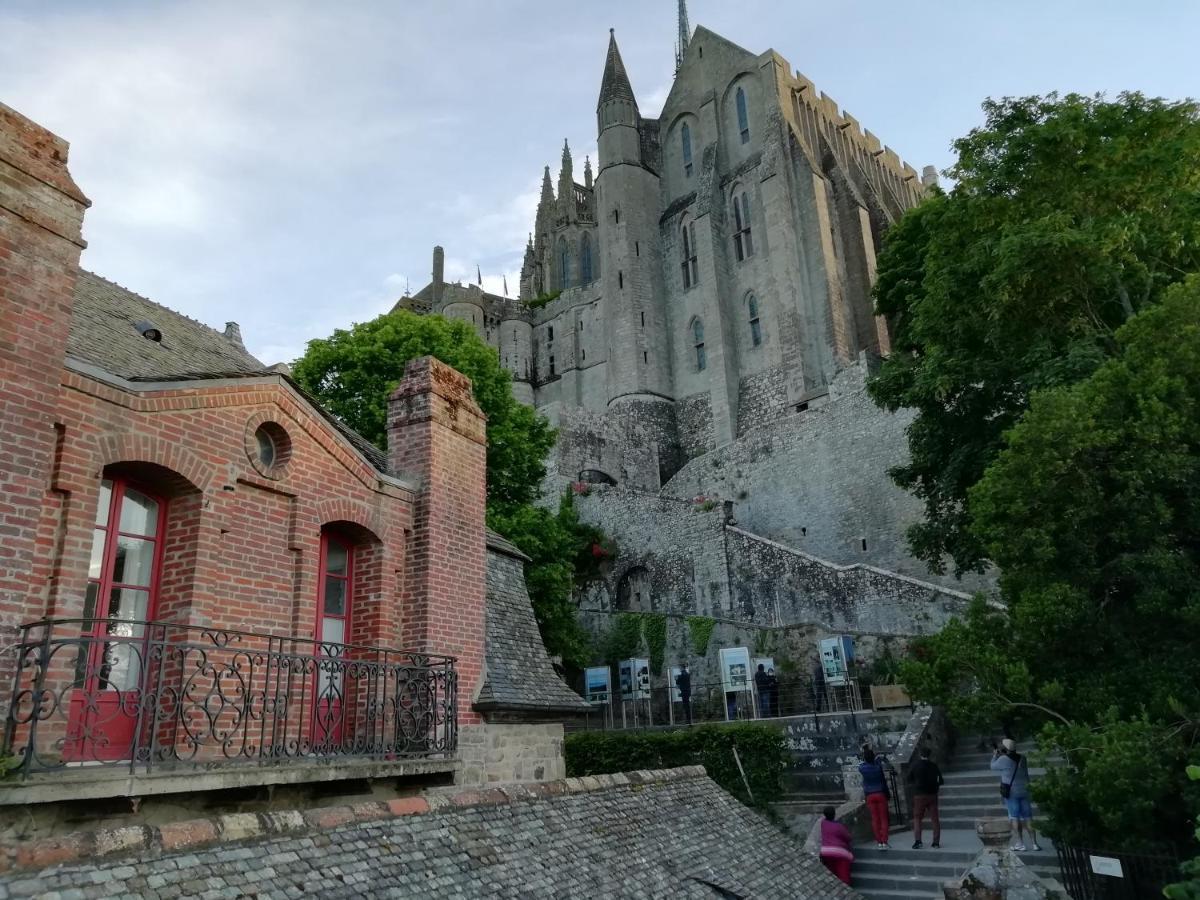 Mamoucafecouette Bed & Breakfast Roz-sur-Couesnon Exterior photo