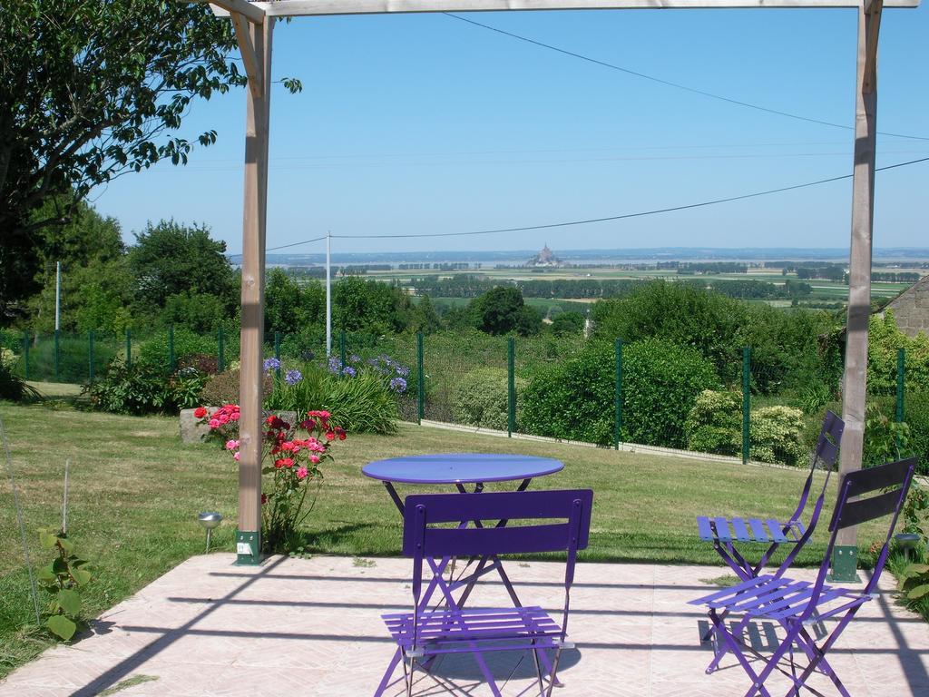 Mamoucafecouette Bed & Breakfast Roz-sur-Couesnon Exterior photo